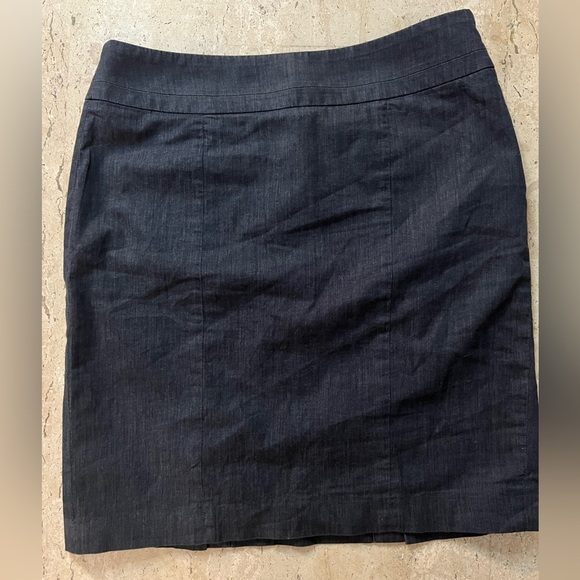 LOFT Dresses & Skirts - LOFT Skirt Size 8P